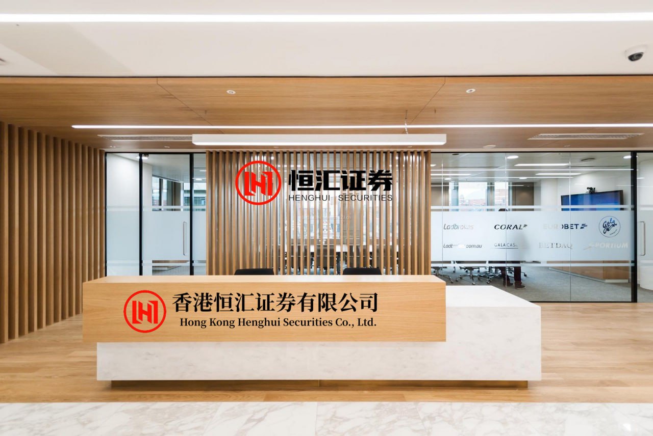 日天金策略 新手攻略：江苏百瑞赢点石智投指引你如何适应职场环境_沟通_汇报工作_团队